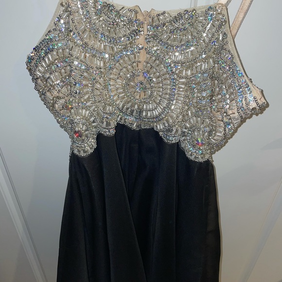 Pretty Homecoming Dress! - Picture 5 of 5